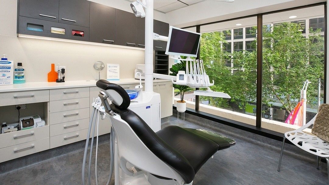 dental care Dr Hargreave  2060